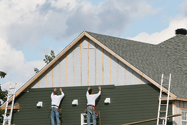 Professional Siding technician working in Chesapeake City, MD